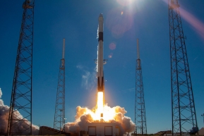 SpaceX ได้ไฟเขียว! พร้อมปล่อยดาวเทียมอินเทอร์เน็ตขึ้นสู่วงโคจรกว่า 1,500 ดวง ภายในเดือนหน้า!!!